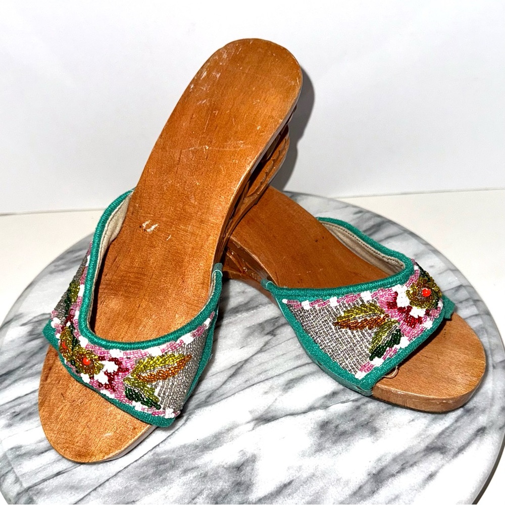Vintage 1940’s Mid-Century Philippines Wood Hand Carved & Beaded Sandals size 6 - Picture 2 of 7